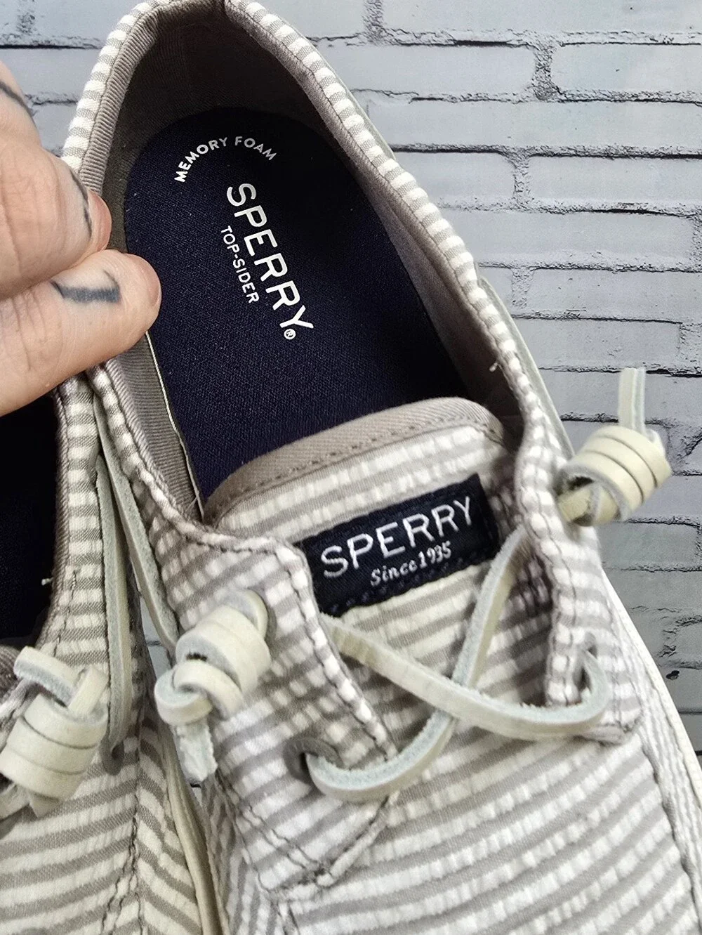 Sperry Crest Vibe Seerucker Grey White Spriped Womens Canvas Boat Shoes Size 8